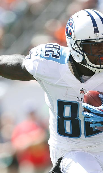 Titans agree to extension for Delanie Walker, top TE in NFL last year